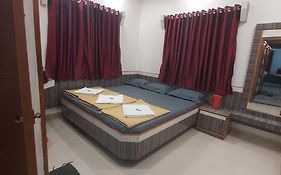 Sai Raghunandan Guest House